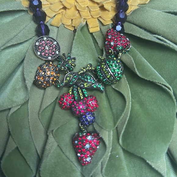Gorgeouss Heidi days strawberry necklace - Picture 2 of 4
